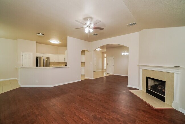 Building Photo - 1105 Wigwam