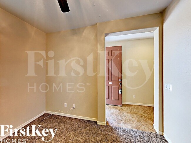 Foto del edificio - 802 W Love Rd