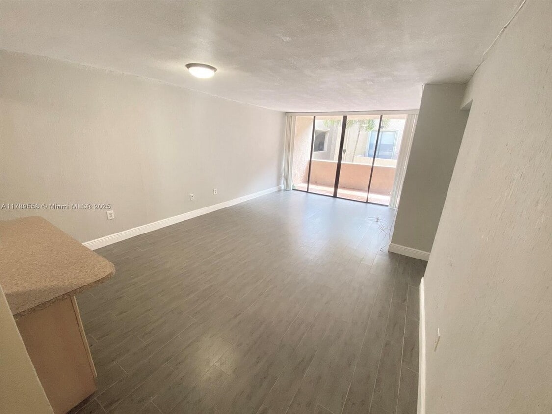 Foto principal - 10400 SW 108th Ave