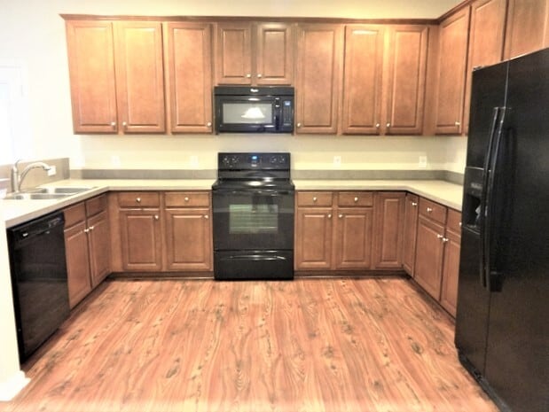 Building Photo - 204 Short Woods Ct