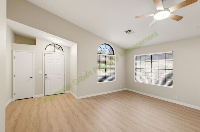 Foto del edificio - Charming Gilbert Home with Spacious Living & Prime Location