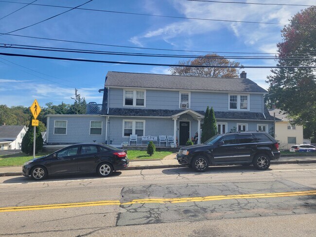 Building Photo - 298 Washington St