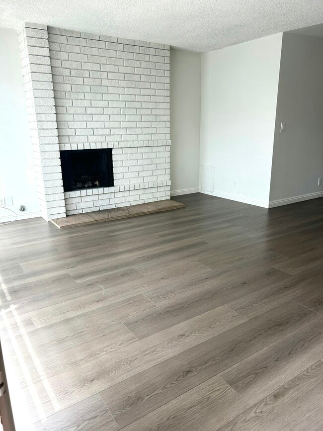 Photo - 794 N Shattuck Pl Townhome