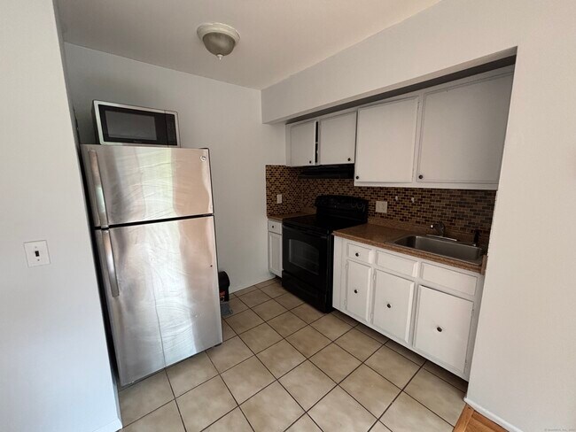 Foto del edificio - 17 Ferris Ave