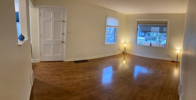 Foto del edificio - 7733 15th Ave NW