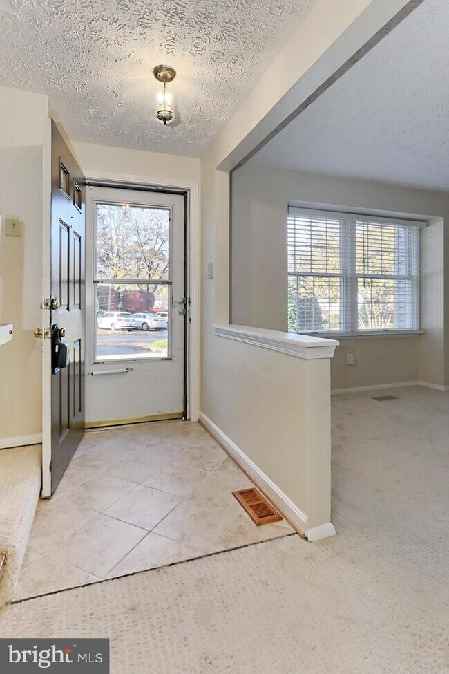 Building Photo - 10943 Harpers Square Ct