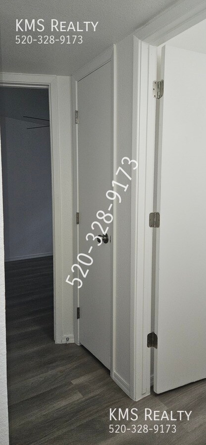 Building Photo - Two bedroom 1 Bath-248 N Melwood Ave-OWNER...
