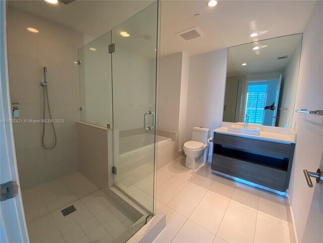 Building Photo - 1100 S Miami Ave