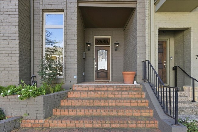 Photo - 7535 Olympia Dr Townhome