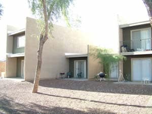 Building Photo - 2801 E Paradise Ln