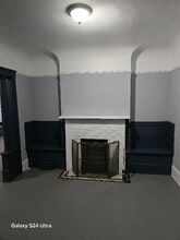 Building Photo - 1380 E 85th St