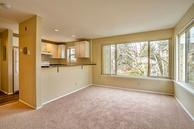 Building Photo - Wallingford Apartmjents