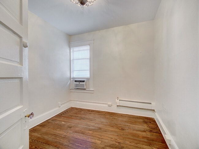 Bedroom - 322 Westfield Ave