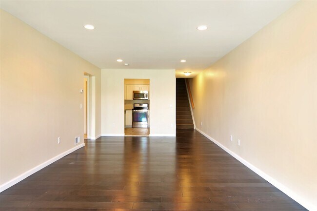 Building Photo - 26 Bergen Ridge Rd