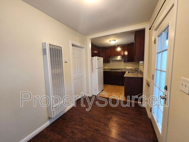 Foto del edificio - 155 Berverdor Ave