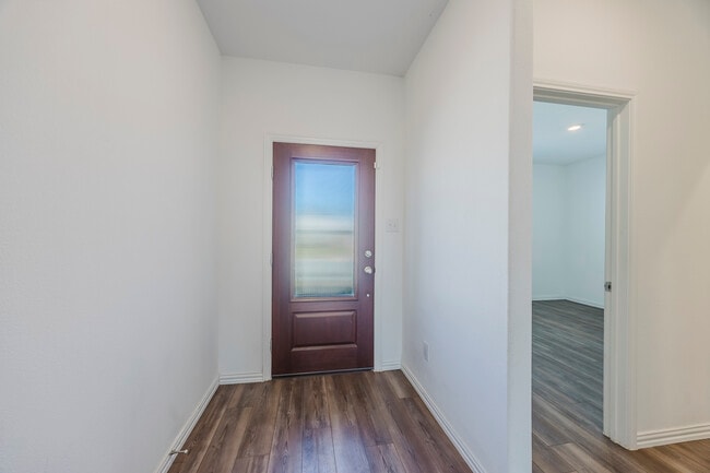 Building Photo - 2529 Starwater Dr