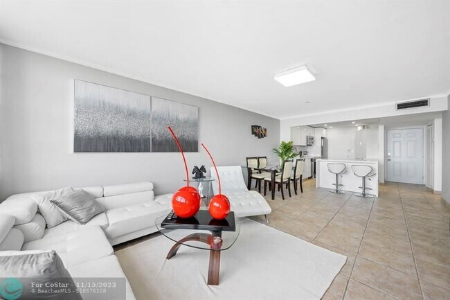 Building Photo - 1301 NE Miami Gardens Dr