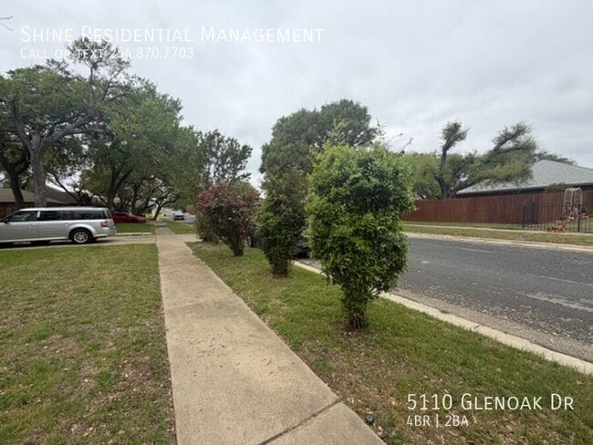 Foto del edificio - 5110 Glenoak Dr