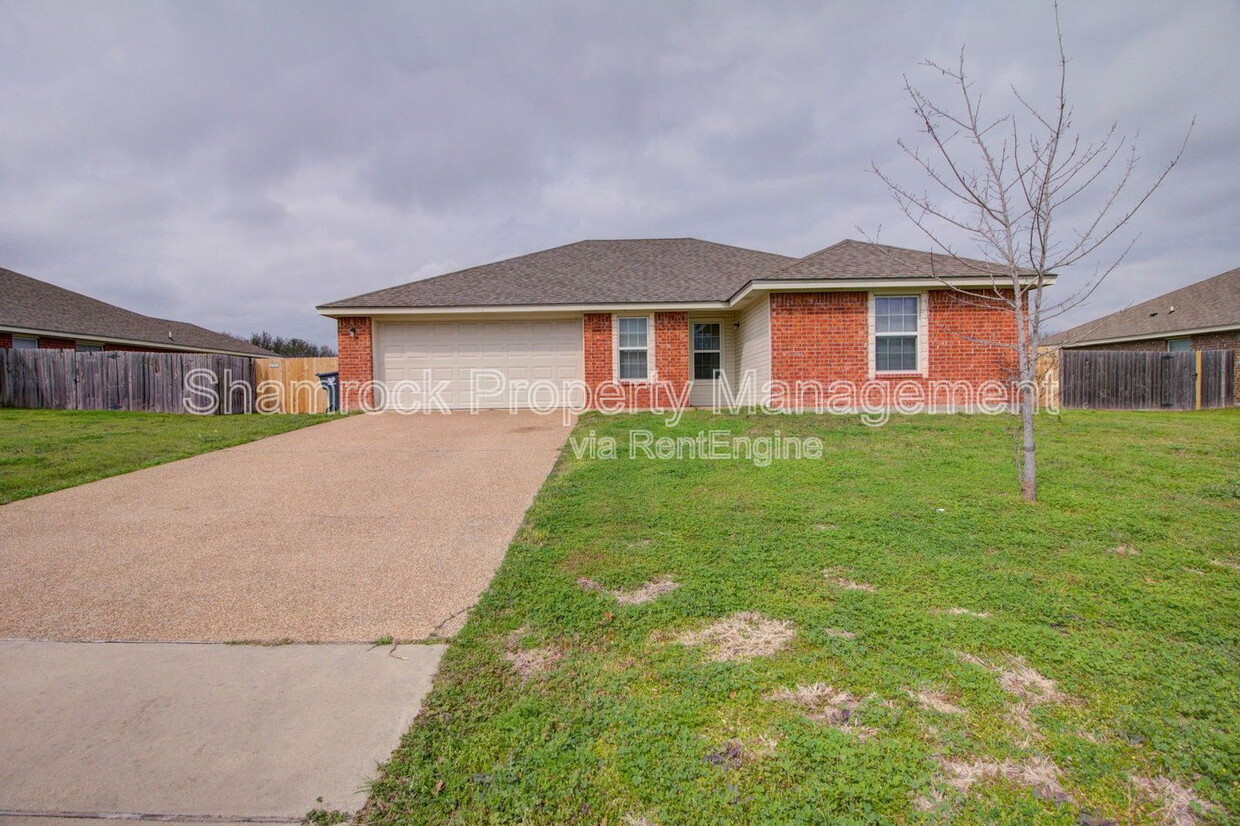 Primary Photo - 2017 Red Sage Dr