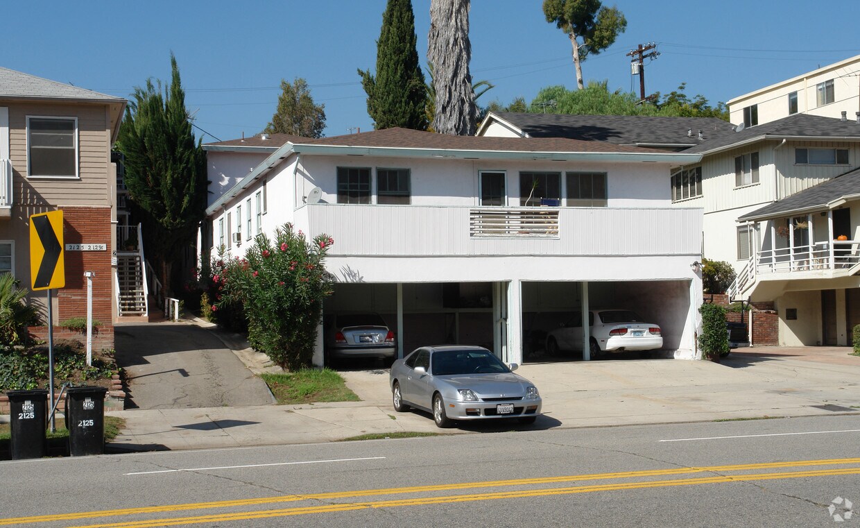 Primary Photo - 2121 S Beverly Glen Blvd