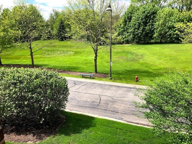 Foto del edificio - 801 N McLean Blvd