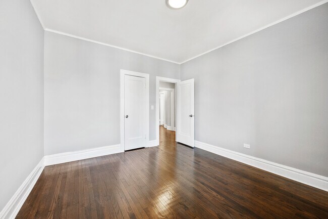 Building Photo - 6837 S Clyde Ave
