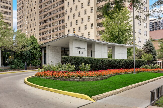 Foto del edificio - 3950 N Lake Shore Dr