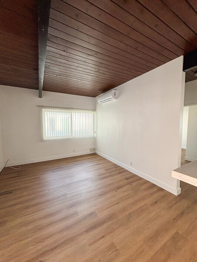 Foto del edificio - 116 N Helberta Ave