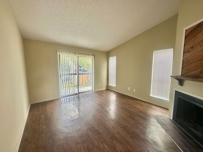 Foto del edificio - 1910 West Loop