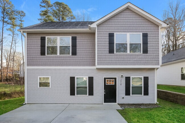 Building Photo - 7716 Shadow Lawn Rd, Charlotte, NC