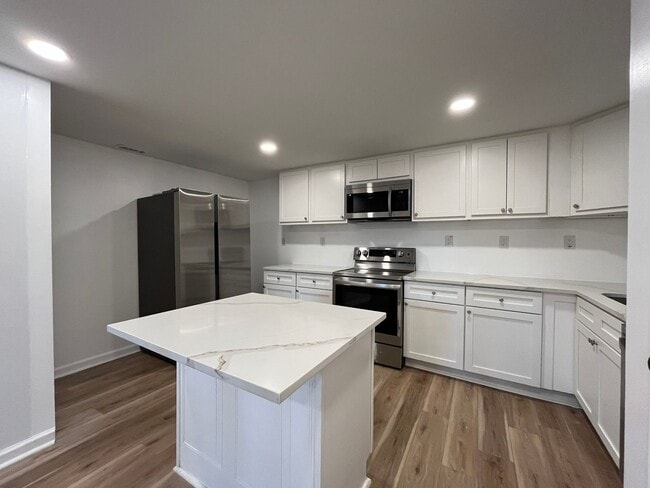 Foto del edificio - Modern 2BD*, 2BA with 3rd Bonus Room Near Downtown Durham with Assigned Off-Street Parking and Ba...