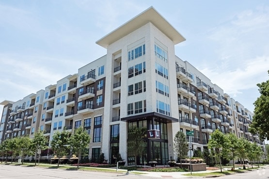 Building Photo - L2 Uptown