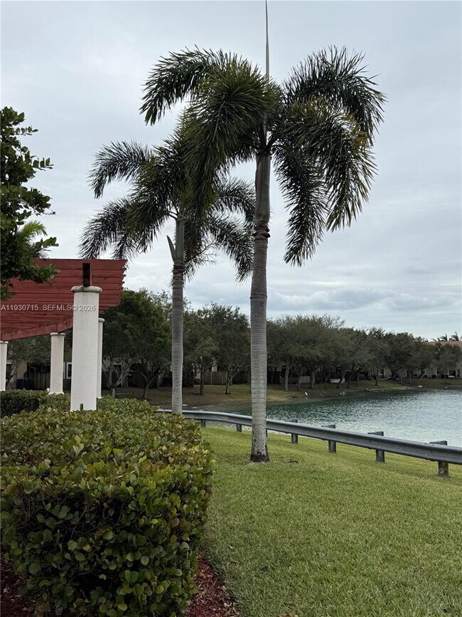 Foto del edificio - 580 NE 33rd Terrace