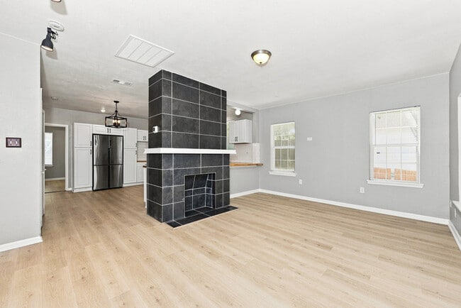 Building Photo - 823 Havendon Cir