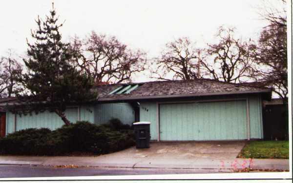 Primary Photo - 1130-1134 Princess Dr