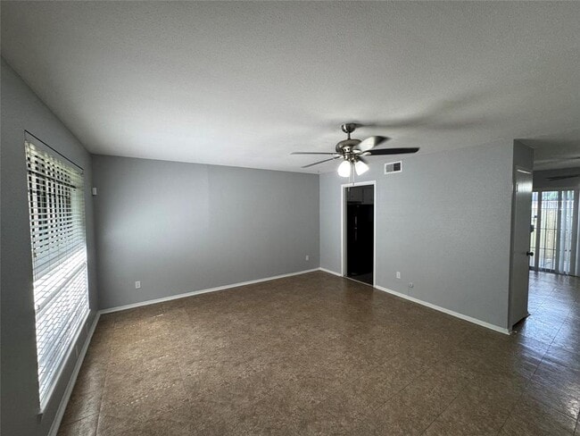 Building Photo - 7925 Grove Ridge Dr