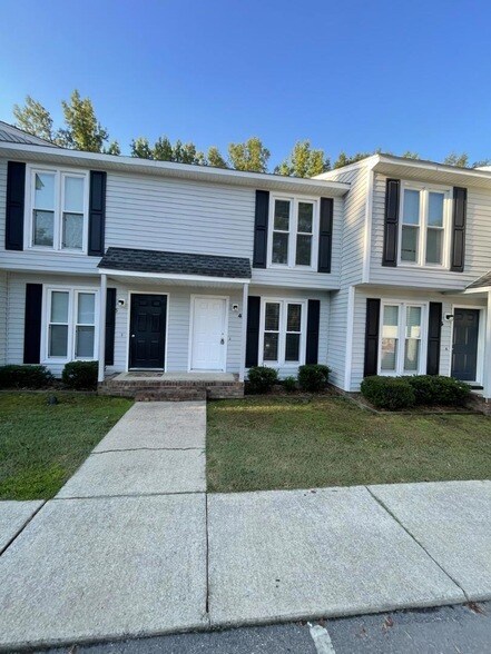 Primary Photo - 210 S Hollybrook Rd