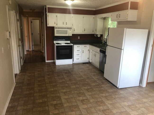 Building Photo - 1305 Raden Dr