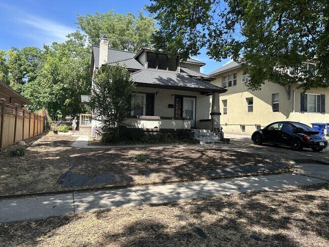 Foto del edificio - 919 Princeton Ave S