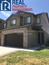 Building Photo - 457 E Red Fox Ln