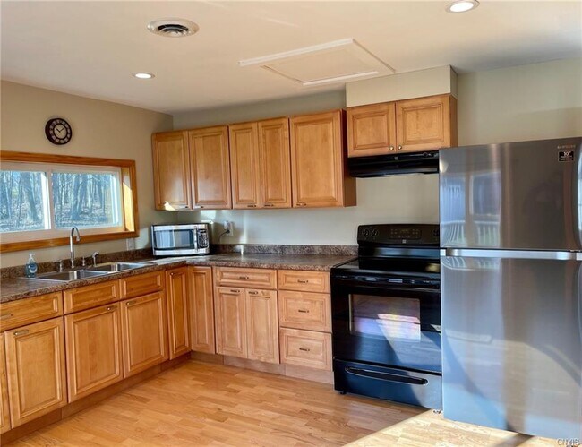 Foto del edificio - 8155 Cider St