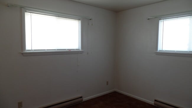 Building Photo - 545 Mesa Dr