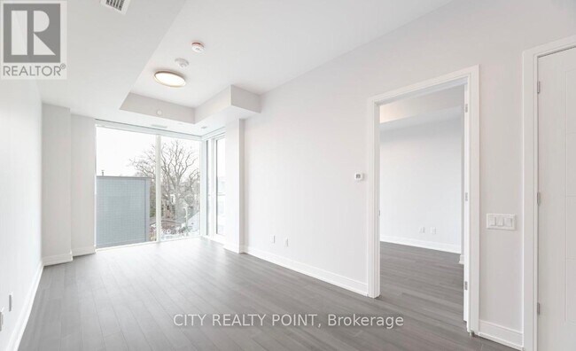 Photo du bâtiment - 664-664 Spadina Ave.