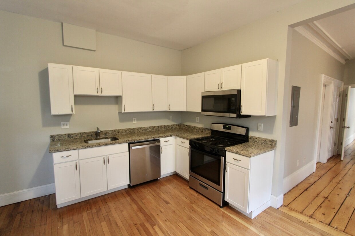 Saratoga Street Residence - Saratoga Street Residence