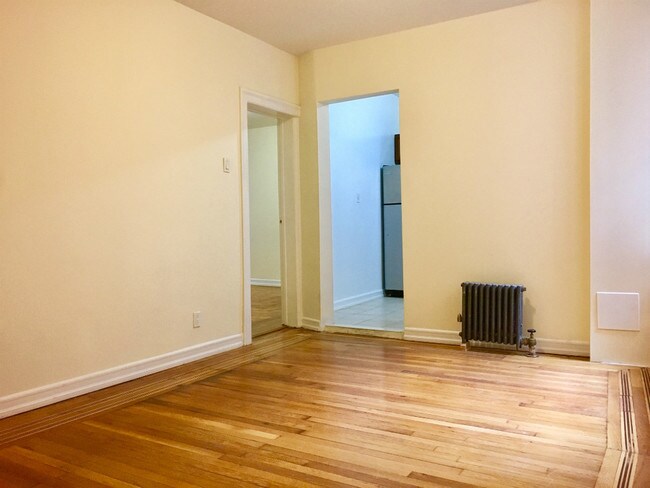 Building Photo - 631 W 207th St