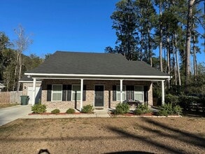 Building Photo - 22 Sherwood Dr