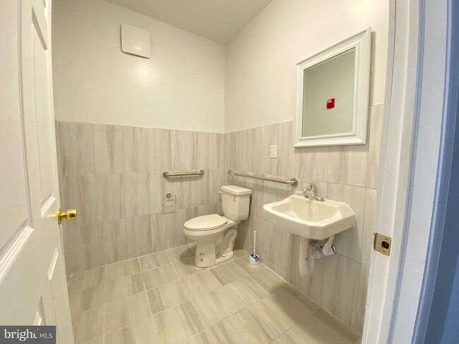 Foto del edificio - 741 N 37th St