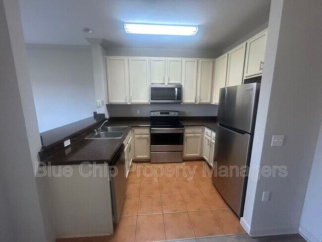 Foto del edificio - 14200 Avalon Rd