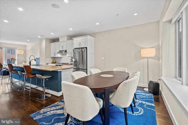 Foto del edificio - 607 Slade Ct