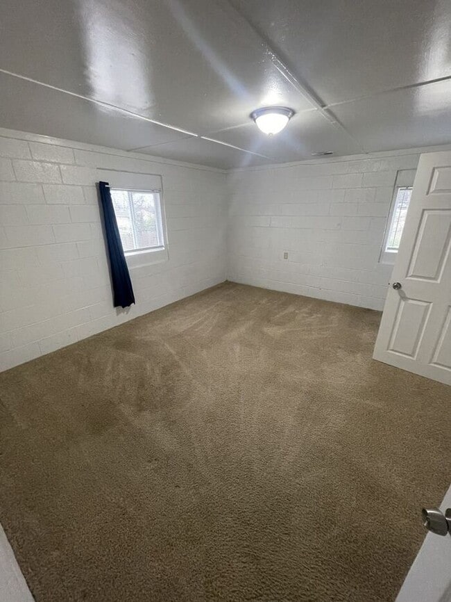 Building Photo - Duplex for rent